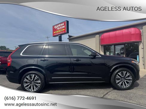Used 2022 Volvo XC90 T6 Momentum w/ Advanced Package AWD/4WD image 1