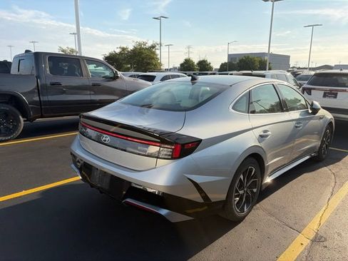 Used 2025 Hyundai Sonata SEL FWD image 3