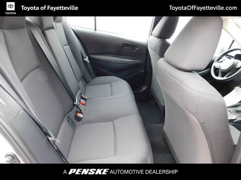 Used 2025 Toyota Corolla LE image 5