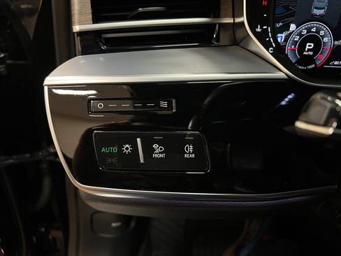 Used 2019 Audi A8 L 4.0T image 23