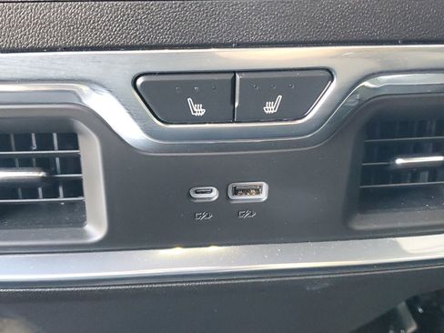 Used 2025 Chevrolet Silverado 1500 High Country image 11