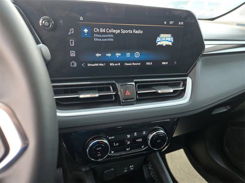 Used 2024 Chevrolet TrailBlazer LT w/ Convenience Package image 17