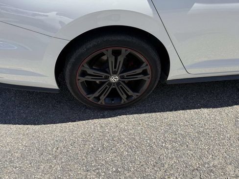 Used 2019 Volkswagen Jetta GLI FWD image 9
