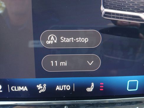 New 2025 Volkswagen Tiguan SE image 17