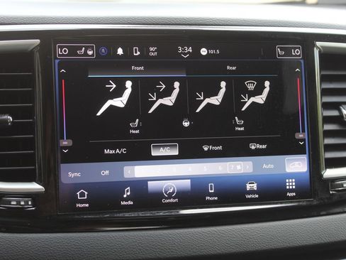 Used 2024 Chrysler Pacifica Touring-L FWD image 18