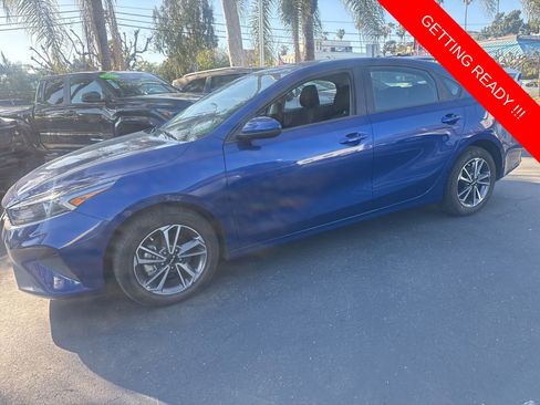 Used 2023 Kia Forte LXS image 3