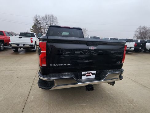Used 2025 Chevrolet Silverado 2500 LTZ image 6