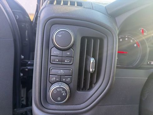 Used 2019 Chevrolet Silverado 1500 Custom w/ Custom Value Package AWD/4WD image 14