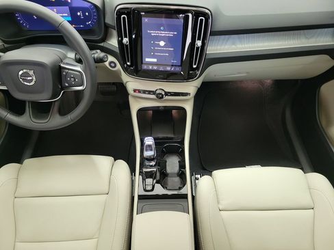 New 2026 Volvo XC40 B5 Ultra w/ Protection Package Premier AWD/4WD image 16