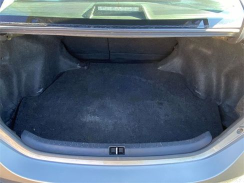 Used 2018 Toyota Corolla LE image 9