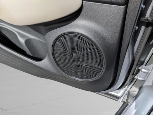 Used 2023 Honda HR-V LX image 23