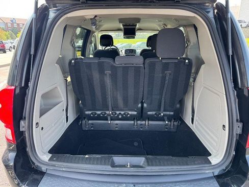 Used 2019 Dodge Grand Caravan SE w/ UConnect Hands-Free Group FWD image 6