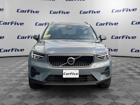 Used 2023 Volvo XC40 B5 Core w/ Convenience Package image 9