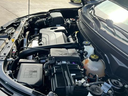 Used 2020 Chevrolet Equinox LS FWD image 35