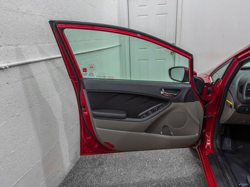 Used 2014 Kia Forte EX FWD image 10