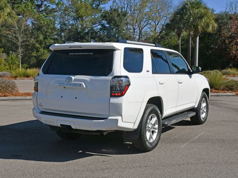 Certified 2024 Toyota 4Runner SR5 Premium image 3