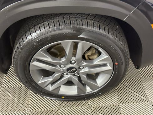 Used 2021 Kia Seltos LX image 10