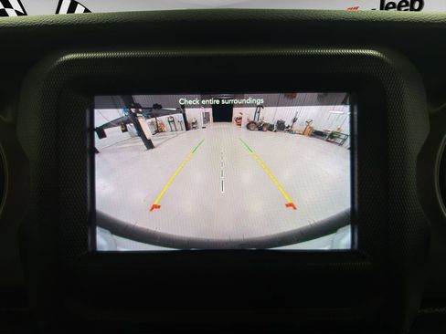 Used 2022 Jeep Wrangler Unlimited Sport image 34