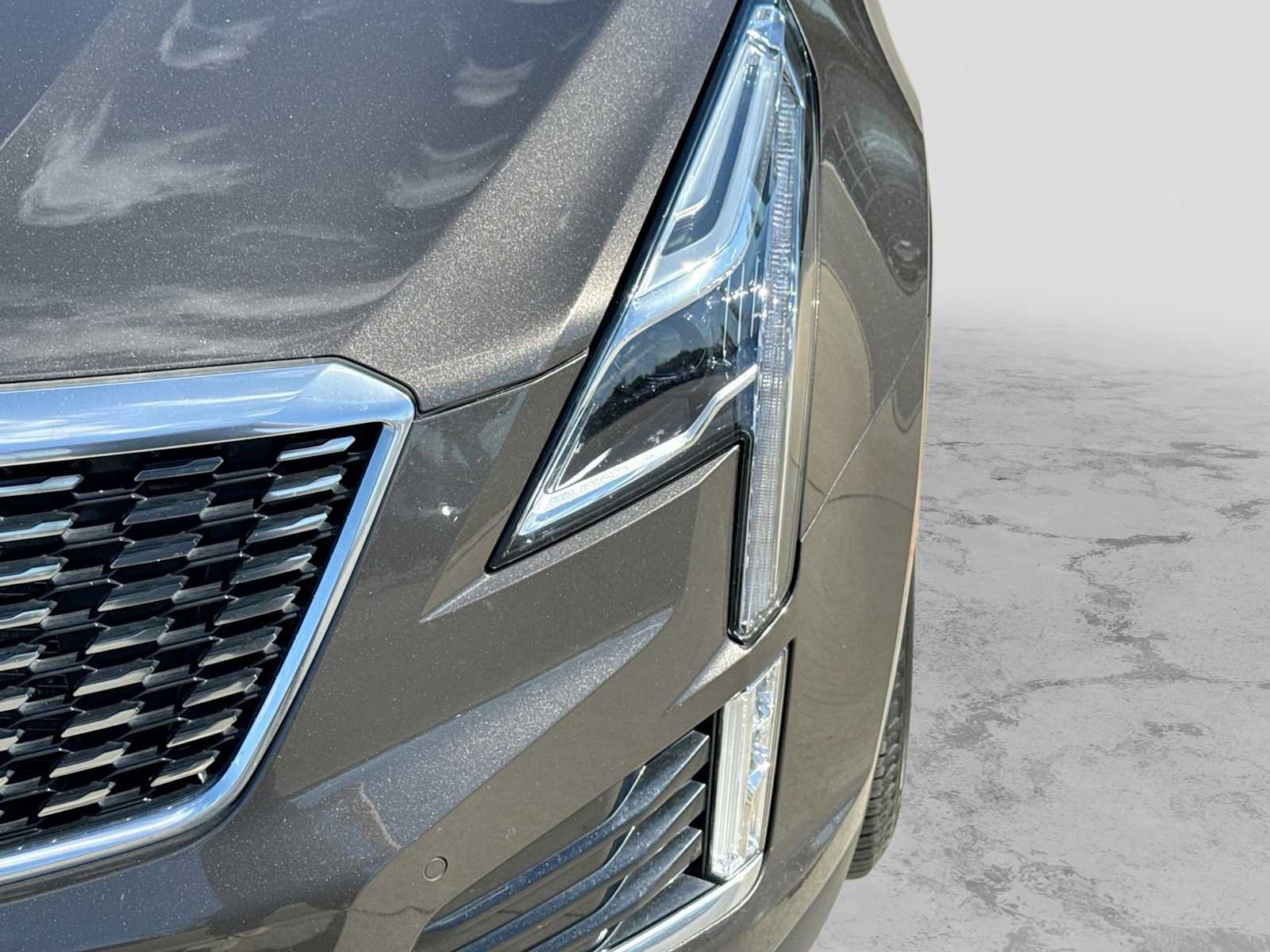 Used 2020 Cadillac XT5 Premium Luxury w/ LPO, Floor Liner Package AWD/4WD image 10