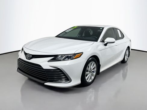 Used 2023 Toyota Camry LE FWD image 9