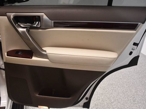 Used 2018 Lexus GX 460 Premium w/ Premium Package AWD/4WD image 26