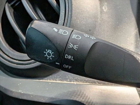 Used 2022 Toyota Tacoma SR image 8