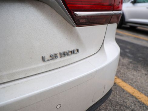 Used 2018 Lexus LS 500 w/ Interior Upgrade Package image 11