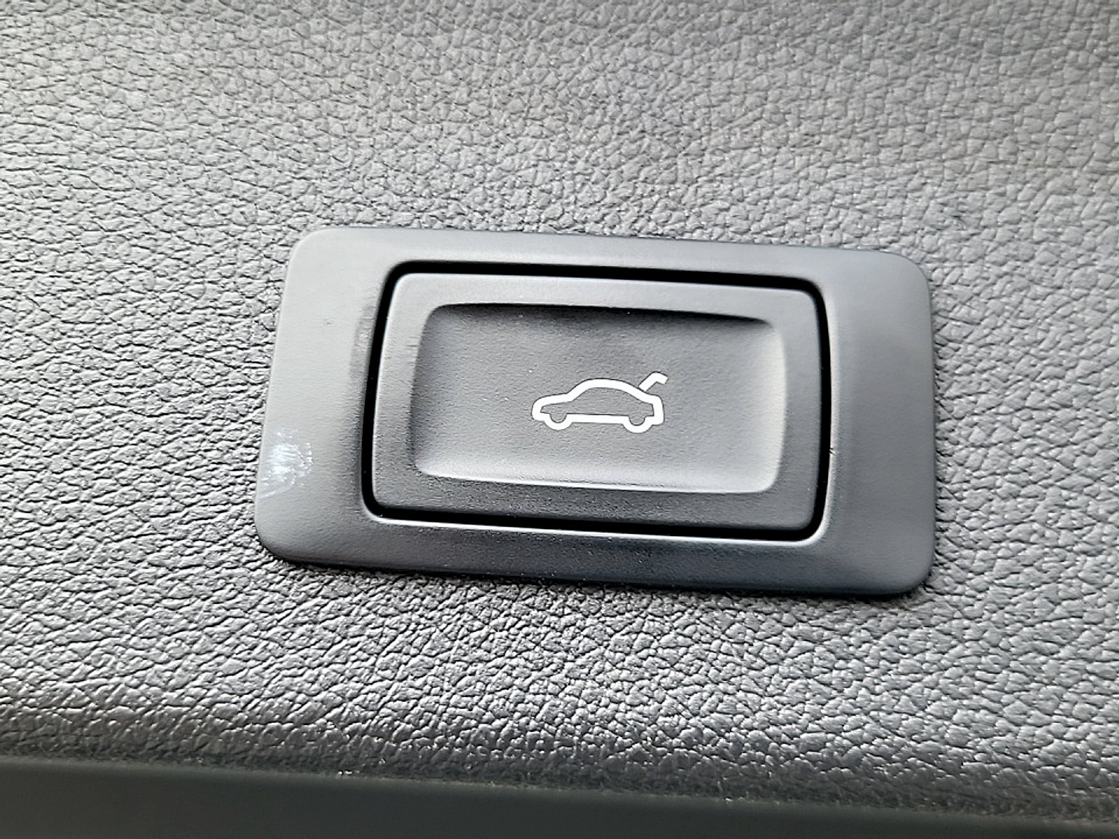 Used 2015 Audi Q5 2.0T Premium Plus w/ Technology Package AWD/4WD image 32