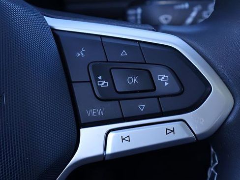 Certified 2023 Volkswagen Tiguan SE FWD image 26