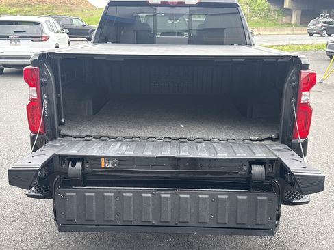 Used 2024 Chevrolet Silverado 1500 High Country w/ High Country Premium Package AWD/4WD image 5