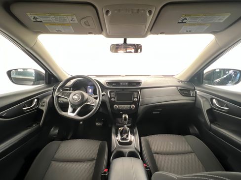 Used 2018 Nissan Rogue S AWD/4WD image 9