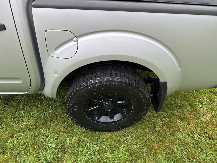 Used 2012 Nissan Frontier SV w/ SV Premium Utility Pkg AWD/4WD image 36