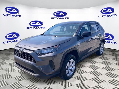 Used 2022 Toyota RAV4 LE FWD image 7