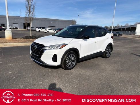 Certified 2024 Nissan Kicks SV image 2