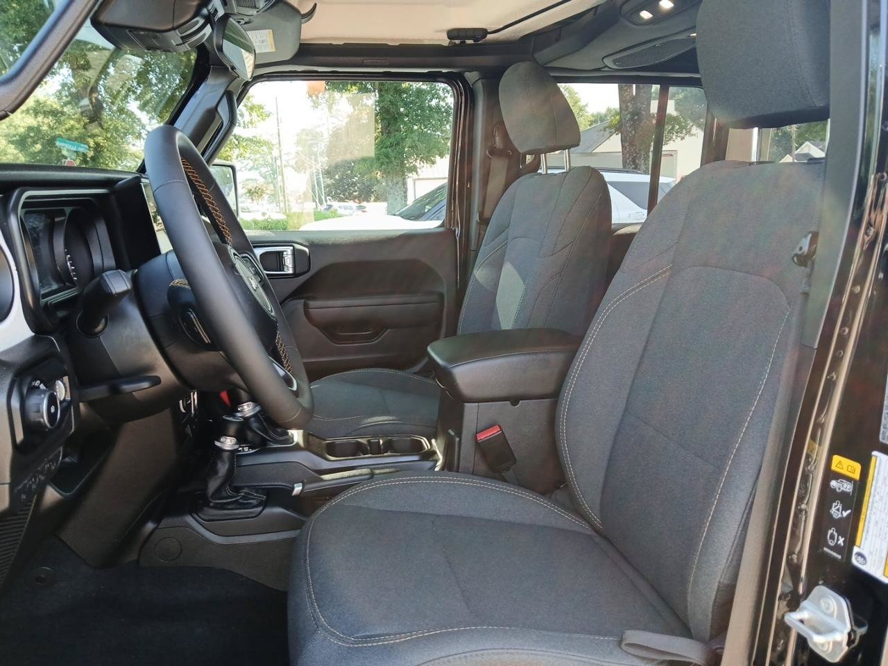 Used 2024 Jeep Wrangler Unlimited Sport AWD/4WD image 18