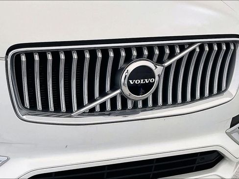 Used 2023 Volvo XC90 B6 Plus image 39