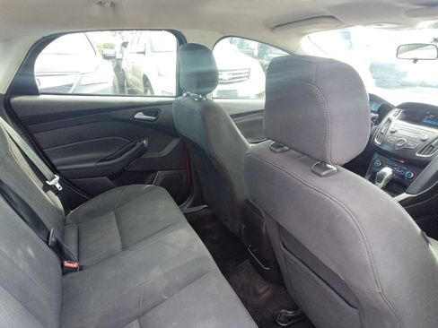 Used 2018 Ford Focus SE w/ SE Appearance Package FWD image 16