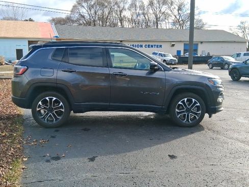 Used 2023 Jeep Compass Limited image 6