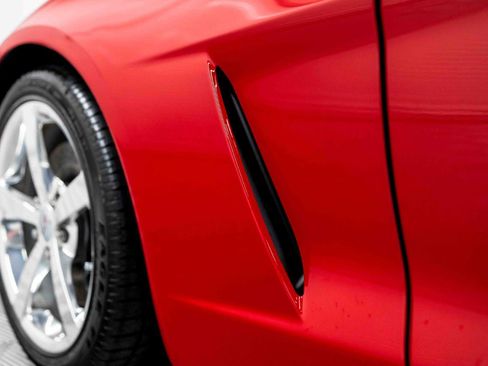 Used 2009 Chevrolet Corvette Coupe w/ Z51 Performance Package RWD image 37