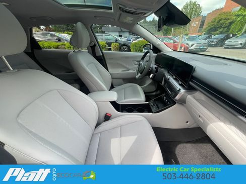 Used 2024 Hyundai Kona Limited FWD image 46