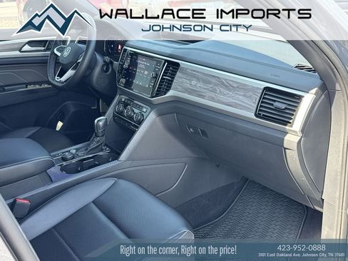Used 2022 Volkswagen Atlas Cross Sport SE AWD/4WD image 38