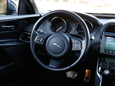 Used 2019 Jaguar XE image 29