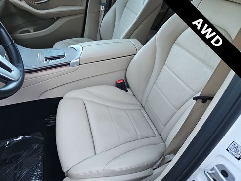 Used 2022 Mercedes-Benz GLC 300 4MATIC w/ Premium Package Lite image 15