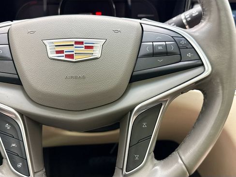 Used 2017 Cadillac XT5 Luxury w/ Driver Awareness Package FWD image 12