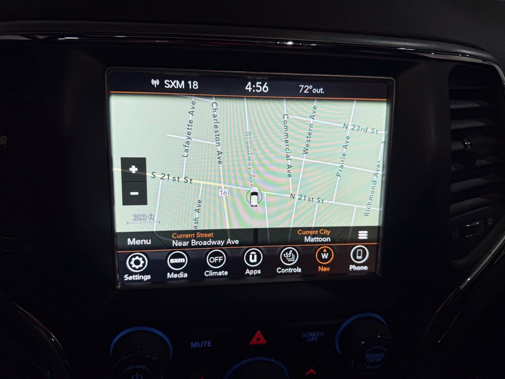 Used 2018 Jeep Grand Cherokee Overland AWD/4WD image 3
