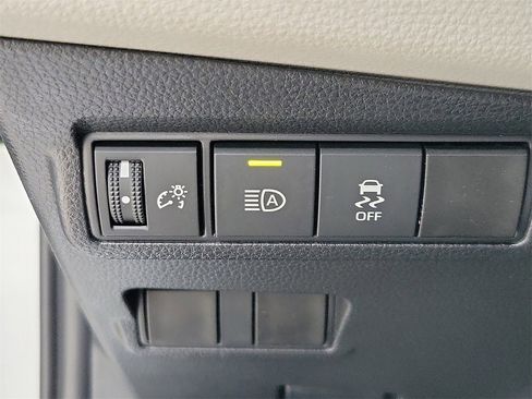 Used 2026 Toyota Corolla Cross LE image 29