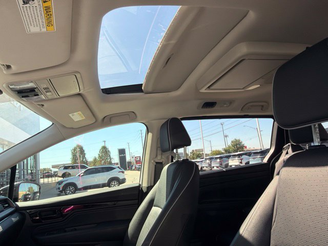 Used 2025 Honda Odyssey Elite image 11