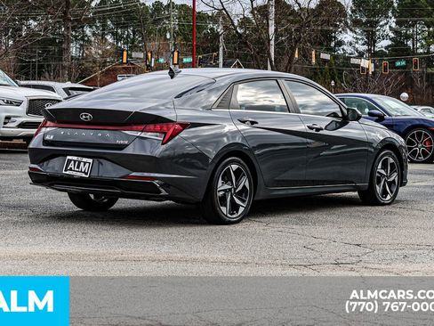 Used 2023 Hyundai Elantra Limited image 6