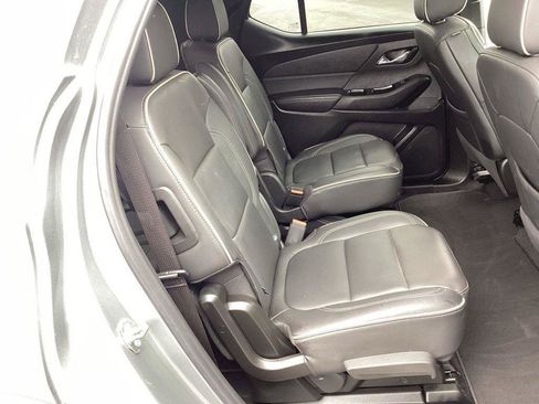 Used 2023 Chevrolet Traverse Premier FWD image 20