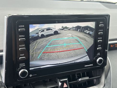 Used 2021 Toyota Corolla LE FWD image 21